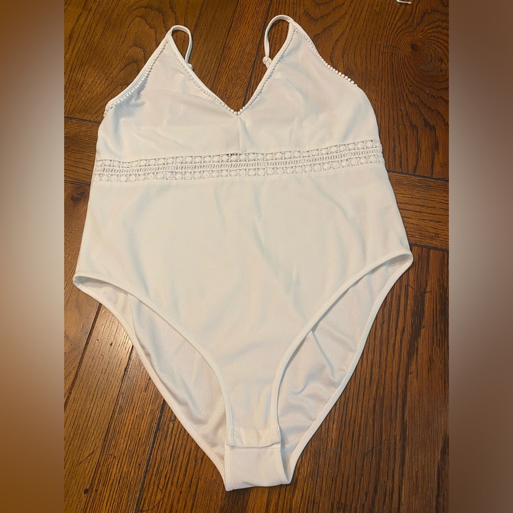 Cream bodysuit. Size L